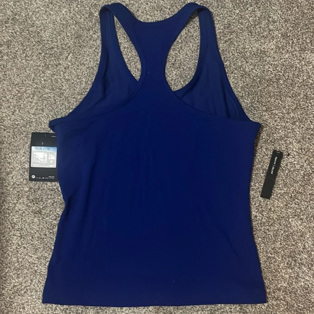 *NEW* Nike Tight Fit Collant Tank Top - Picture 2 of 5